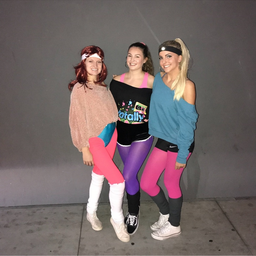 Sexy women’s 80s workout Halloween costume accessories